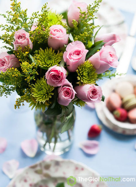 1421464593-romantic-floral-arrangement-3