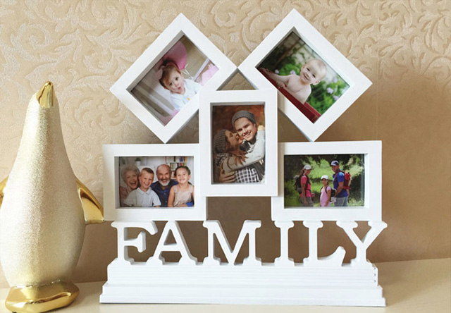 Tăng thêm giá trị tình yêu gia đình bằng cách sắp xếp lại các bức ảnh kỷ niệm của gia đình bạn vào các khung hình đẹp mắt. Điều đó sẽ giúp bạn giữ gìn những kỷ niệm đẹp và gắn kết tình yêu trọn đời.