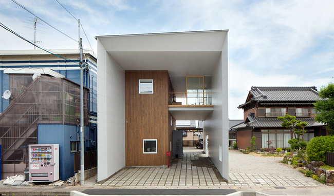 Ngôi nhà hai tầng hút hồn người xem nhờ sử dụng chất liệu gỗ tự nhiên ở Nhật - Ảnh 3.