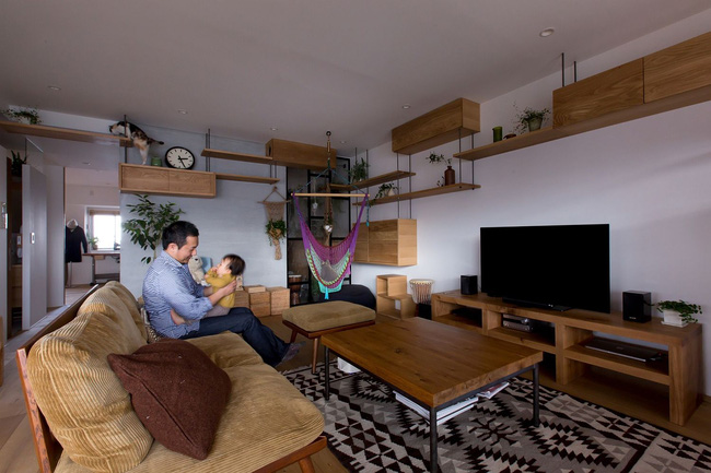Ngắm căn hộ độc đáo với nội thất đầy sáng tạo của đôi vợ chồng người Nhật - Ảnh 1.
