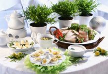 “Bí kíp” trang trí để bàn ăn luôn ấn tượng với hoa tươi đẹp thanh nhã. hoa trang tri ban an