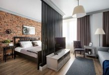 Nhờ tận dụng gác xép, căn hộ 29m2 đã rộng ra gấp đôi. can ho 29m2