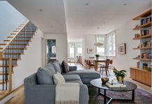 Ngạc nhiên với ngôi nhà gỗ chỉ có 30m2 nhưng nội thất lại hoàn toàn hiện đại can nha 30m2